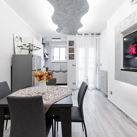 Moderno Bilocale A 5 Minuti Dal Centro Storico Apartment Turin Exterior photo